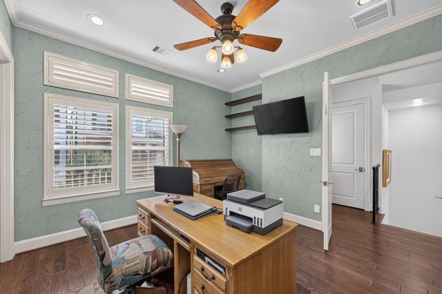 98 Gateway Park Place, Spring, TX 77380