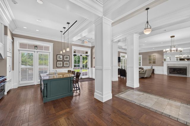 98 Gateway Park Place, Spring, TX 77380
