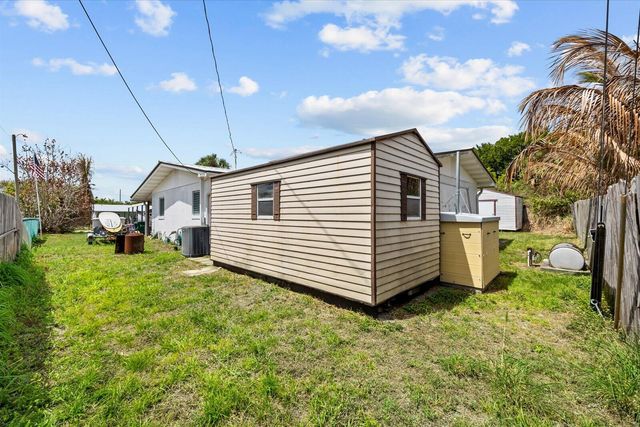 3141 NE Spruce Ridge Avenue, Jensen Beach, FL 34957