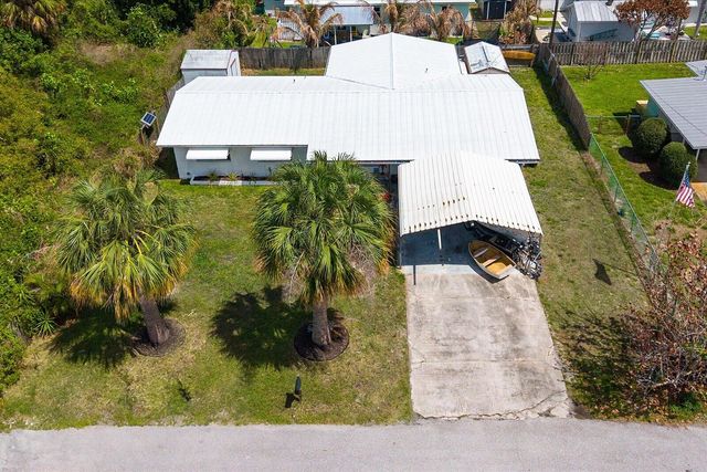 3141 NE Spruce Ridge Avenue, Jensen Beach, FL 34957