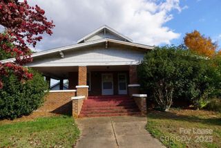 305 S College Avenue B, Newton, NC 28658