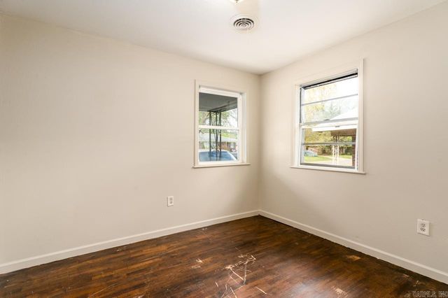 325 Hereford Street, Conway, AR 72032