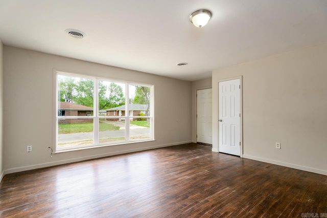 325 Hereford Street, Conway, AR 72032