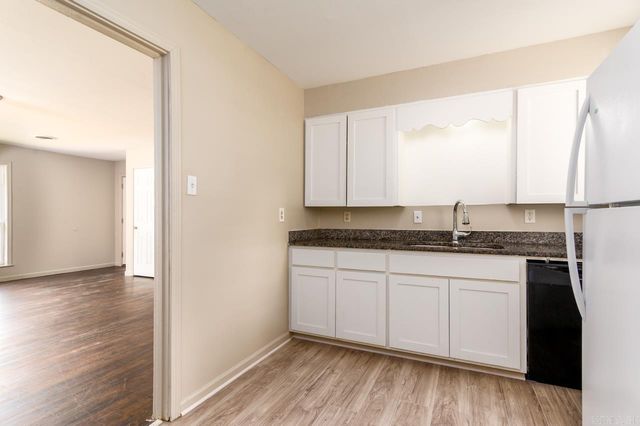 325 Hereford Street, Conway, AR 72032