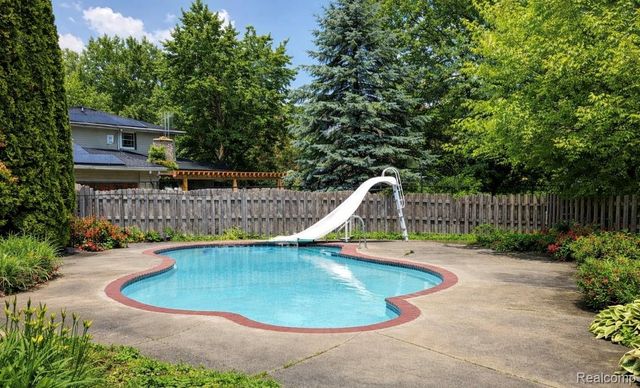 28746 Ramblewood Drive, Farmington Hills, MI 48334
