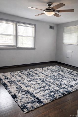 28746 Ramblewood Drive, Farmington Hills, MI 48334