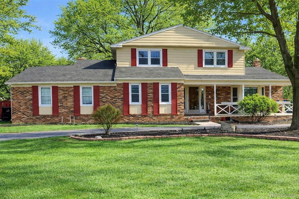 28746 Ramblewood Drive, Farmington Hills, MI 48334