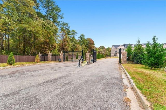 3376 Sarah Trail 8, Decatur, GA 30032