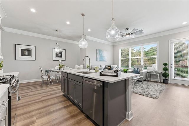 3376 Sarah Trail 8, Decatur, GA 30032