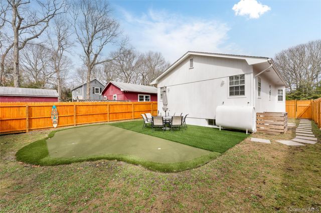 34 Shinnecock Avenue, East Quogue, NY 11942