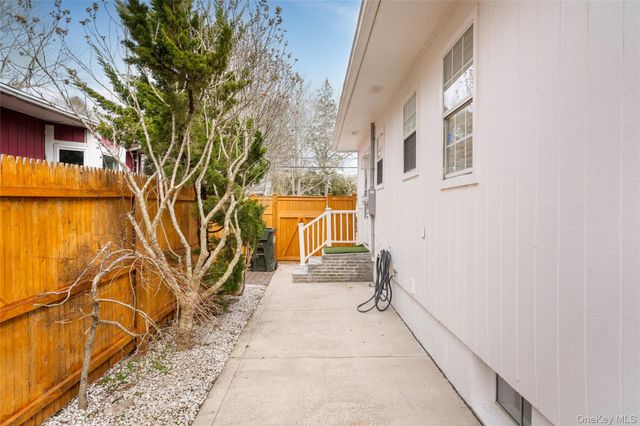 34 Shinnecock Avenue, East Quogue, NY 11942