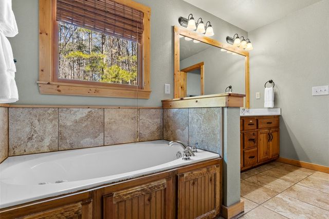 814 Eagle Mountain Drive W, Ellijay, GA 30540
