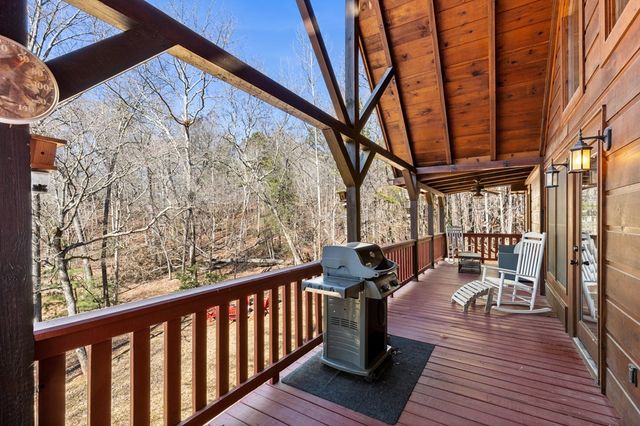 814 Eagle Mountain Drive W, Ellijay, GA 30540