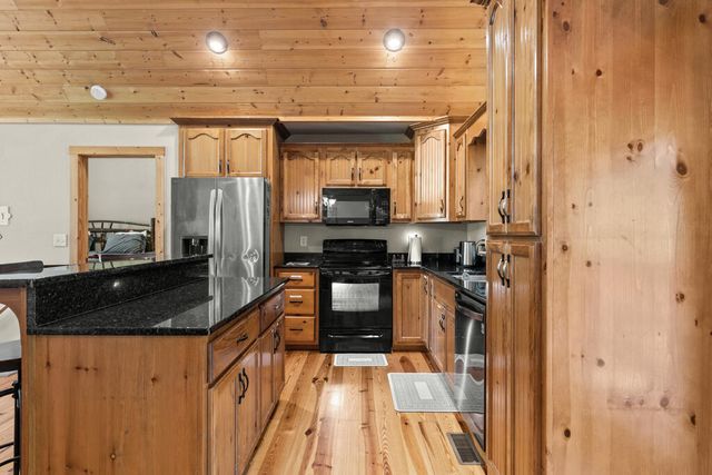 814 Eagle Mountain Drive W, Ellijay, GA 30540