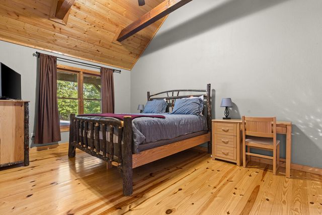 814 Eagle Mountain Drive W, Ellijay, GA 30540
