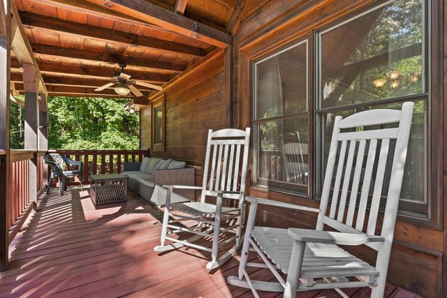 814 Eagle Mountain Drive W, Ellijay, GA 30540
