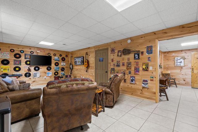 814 Eagle Mountain Drive W, Ellijay, GA 30540