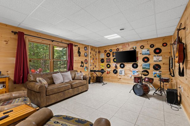 814 Eagle Mountain Drive W, Ellijay, GA 30540