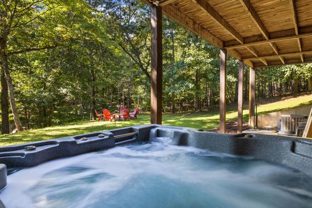 814 Eagle Mountain Drive W, Ellijay, GA 30540