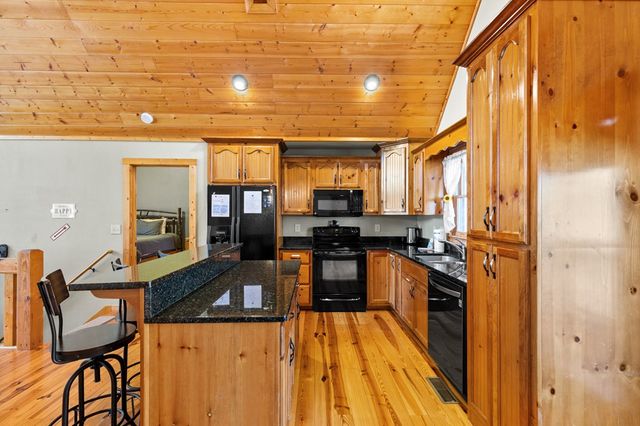 814 Eagle Mountain Drive W, Ellijay, GA 30540
