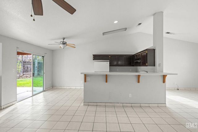 7608 Greywolf Court, Bakersfield, CA 93307