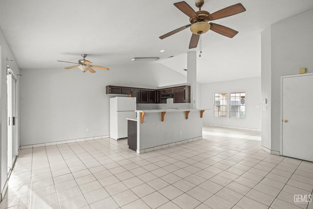 7608 Greywolf Court, Bakersfield, CA 93307