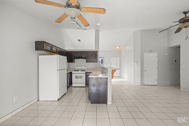 7608 Greywolf Court, Bakersfield, CA 93307