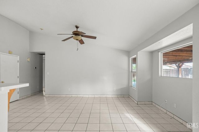 7608 Greywolf Court, Bakersfield, CA 93307