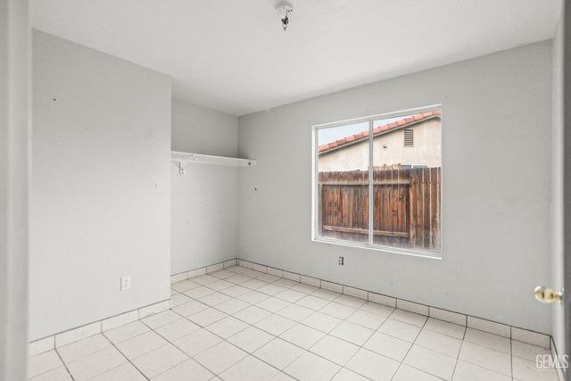 7608 Greywolf Court, Bakersfield, CA 93307