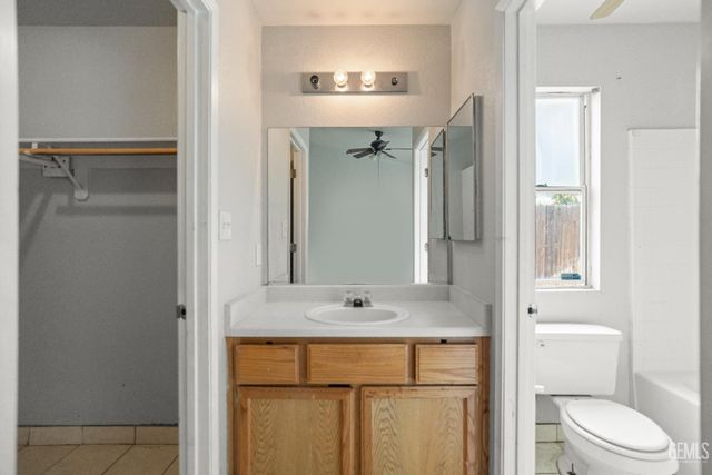 7608 Greywolf Court, Bakersfield, CA 93307