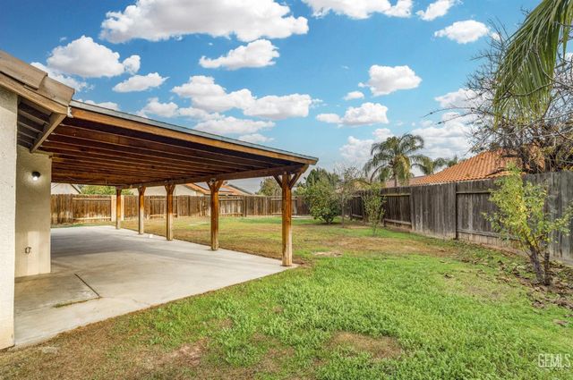 7608 Greywolf Court, Bakersfield, CA 93307