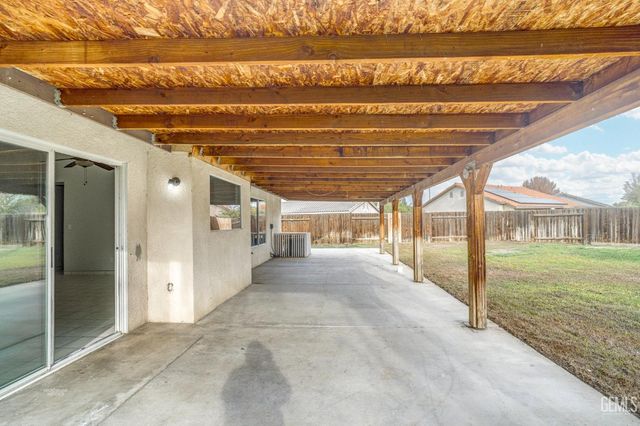 7608 Greywolf Court, Bakersfield, CA 93307