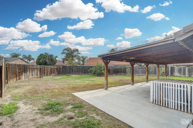 7608 Greywolf Court, Bakersfield, CA 93307