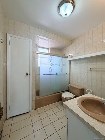 4628 Utopia Parkway 2FL, Flushing, NY 11358