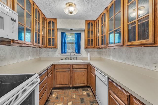 1232 Valley Vista Drive, Grapevine, TX 76051