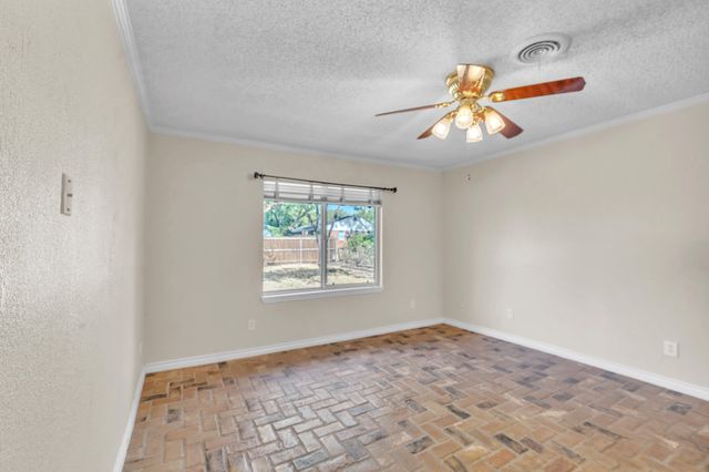 1232 Valley Vista Drive, Grapevine, TX 76051