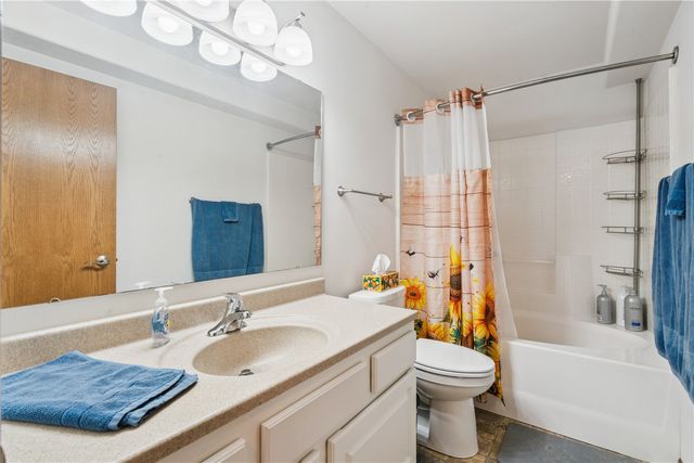 110 Willow Lane, North Liberty, IA 52317