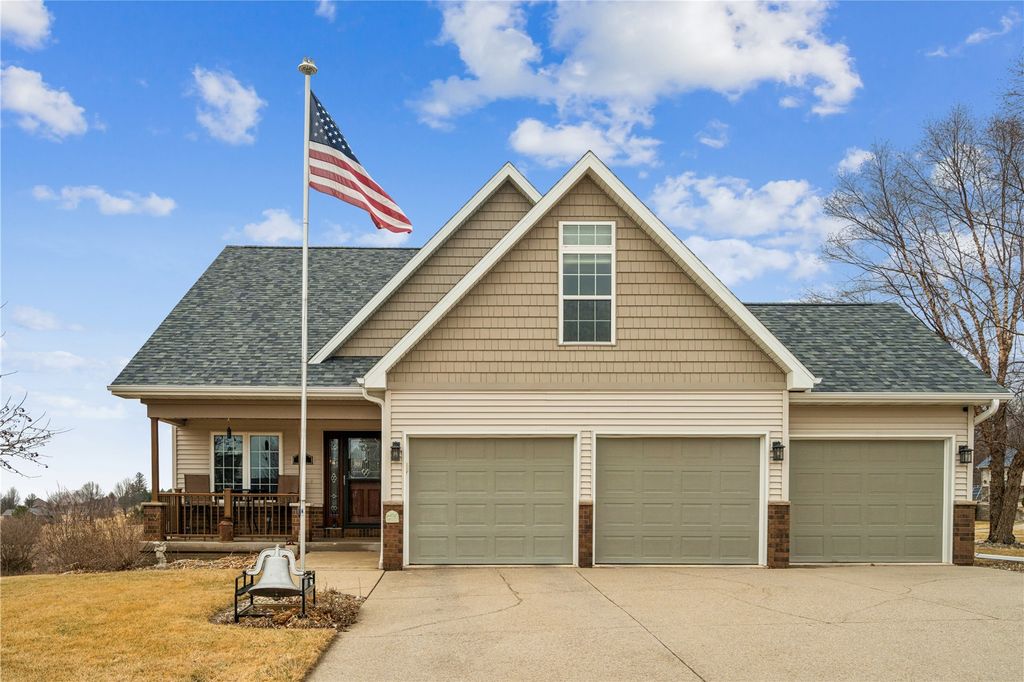 110 Willow Lane, North Liberty, IA 52317