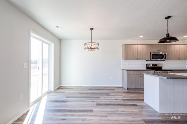 7477 S Menzingers Ave, Meridian, ID 83642