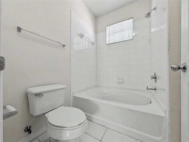 5701 BENTGRASS DRIVE 18-207, Sarasota, FL 34235