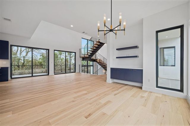 200 N Lake Hills DR, Austin, TX 78733