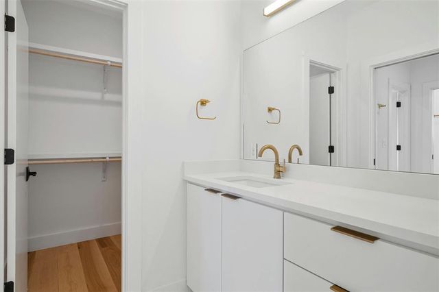 200 N Lake Hills DR, Austin, TX 78733