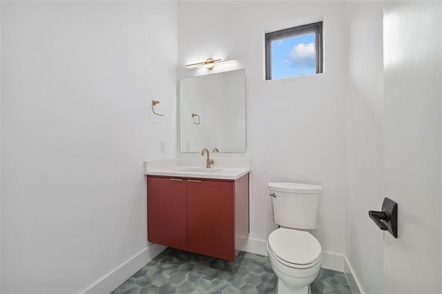 200 N Lake Hills DR, Austin, TX 78733