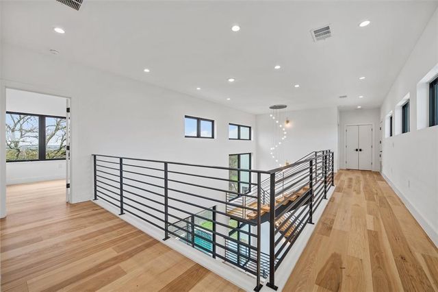 200 N Lake Hills DR, Austin, TX 78733