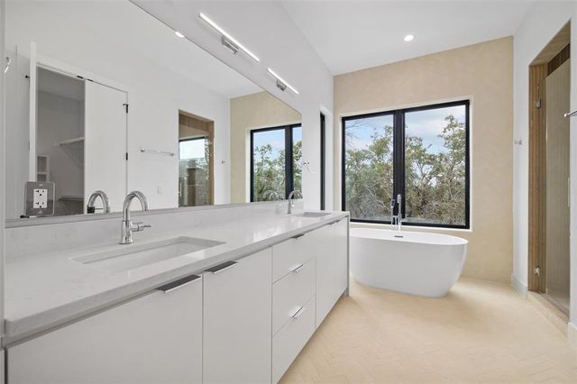 200 N Lake Hills DR, Austin, TX 78733