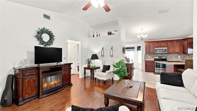1140 S Softwind Loop, Lecanto, FL 34461