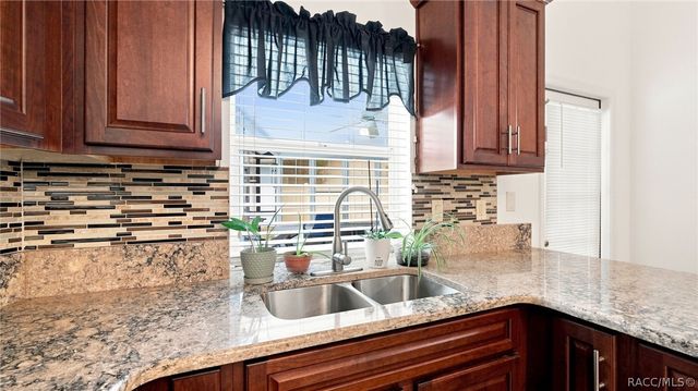 1140 S Softwind Loop, Lecanto, FL 34461