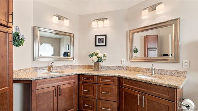 1140 S Softwind Loop, Lecanto, FL 34461