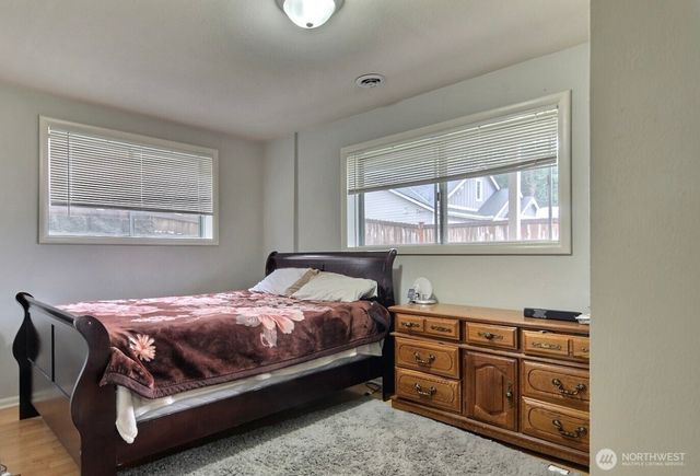 710 ROE Street, Steilacoom, WA 98388