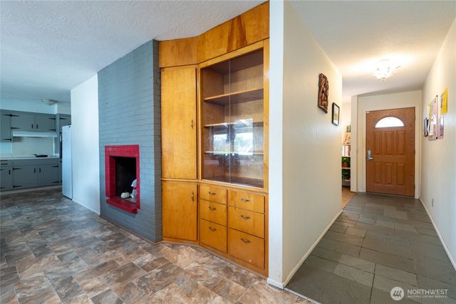 710 ROE Street, Steilacoom, WA 98388